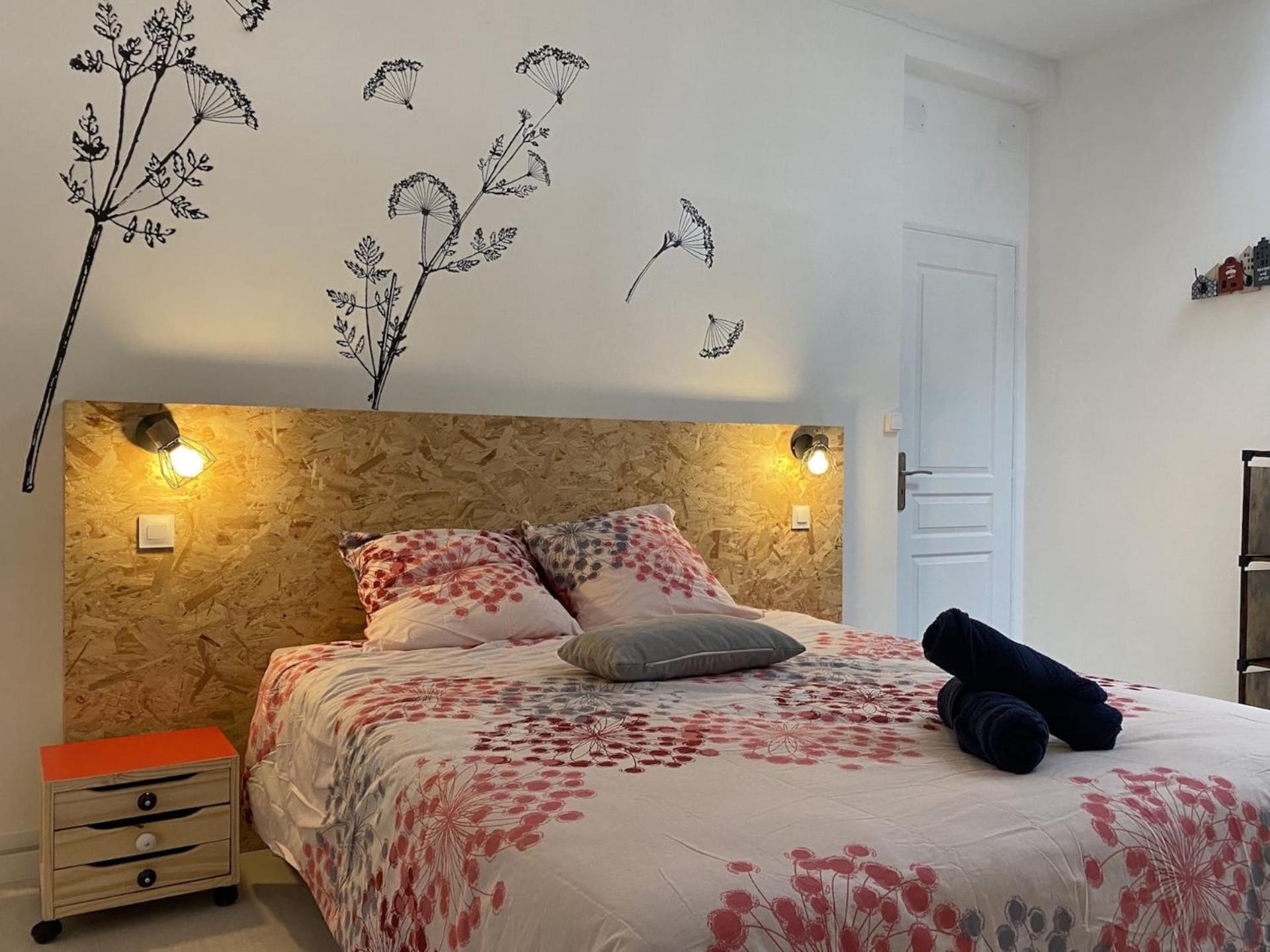 La Maison D'Angelique - Colocation Hoteliere A 150M Gare Tgv- Grande Cuisine Equipee & Salon - Fibre - Netflix Niort Exterior photo